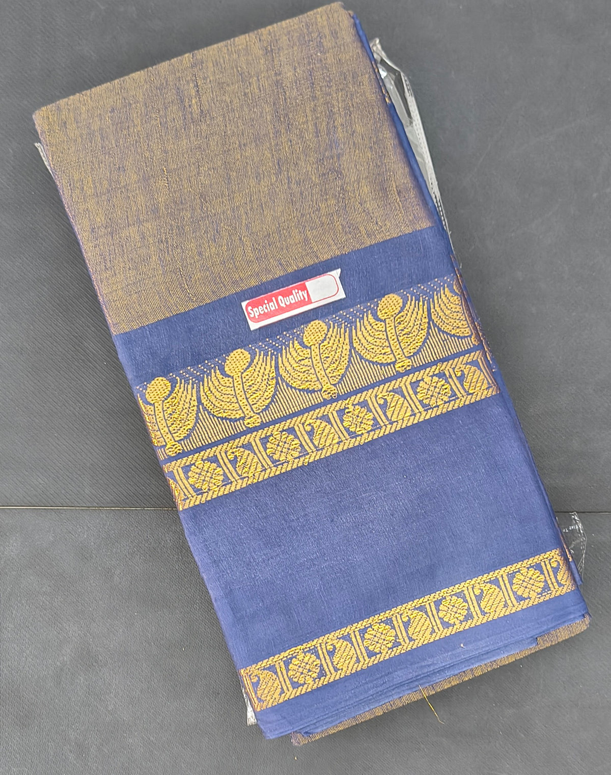 Kamatchi tissu saree (With blouse)
