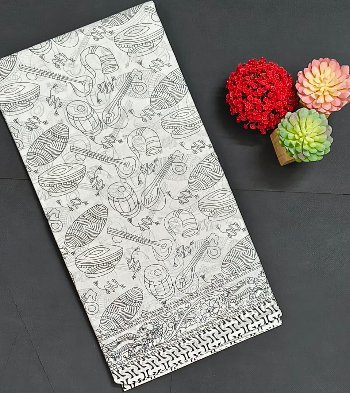 Kalamkari Cotton Saree – Monochrome Print Saree