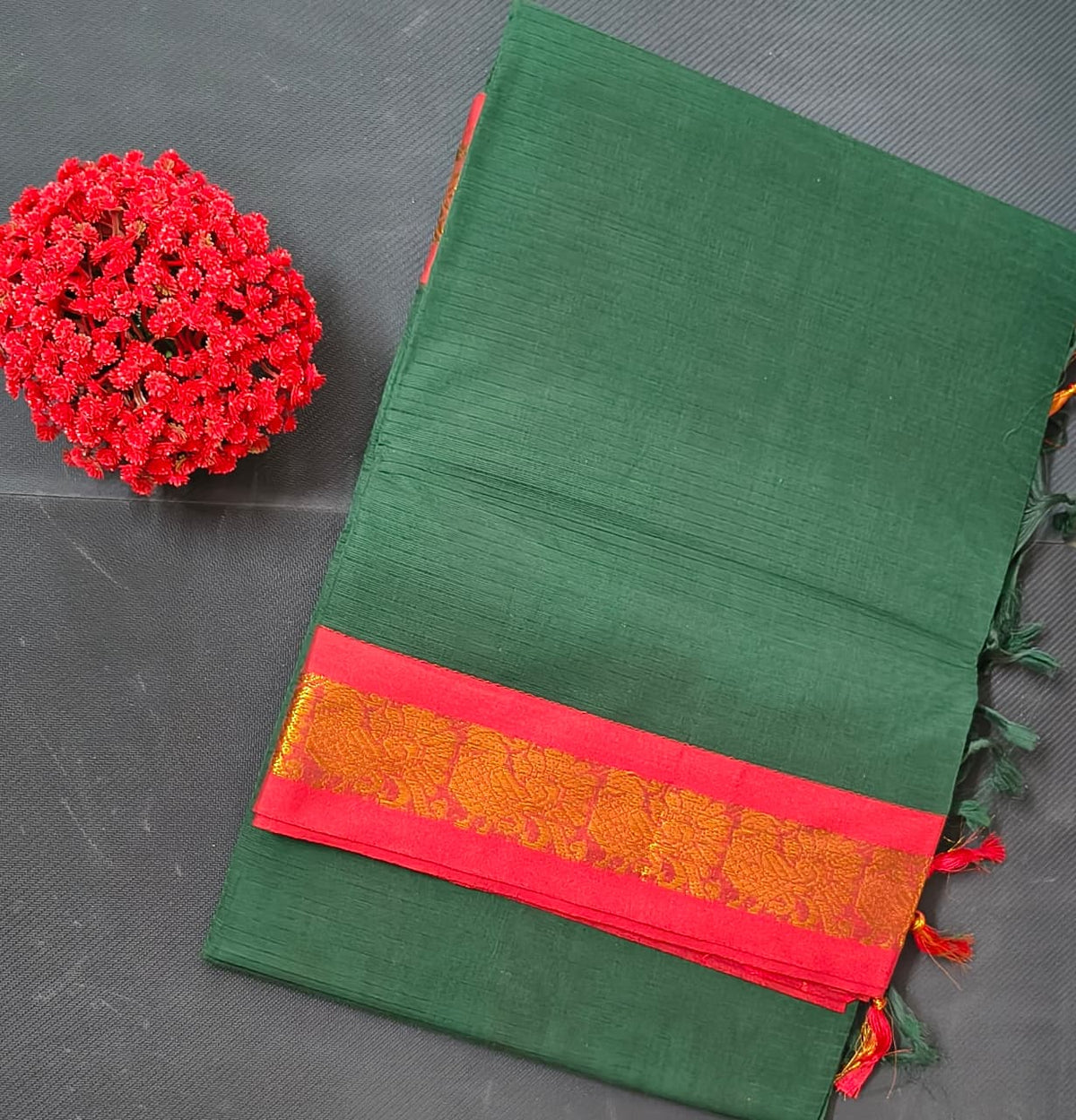 Cotton Sarees – Solid Color Saree with Zari Border